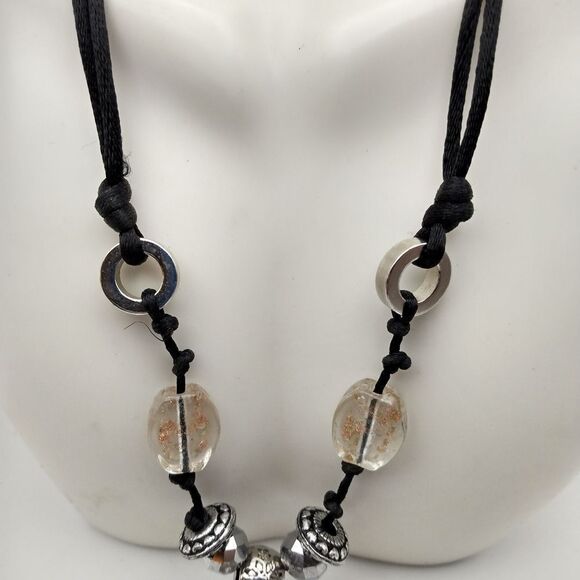 Snowflake drop necklace Murano glass beaded winter wonderland styled - Picture 2 of 3